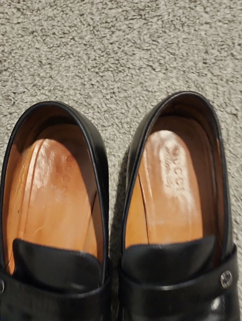 Gucci Black Leather Men’s Penny Loafers with Logo Accent